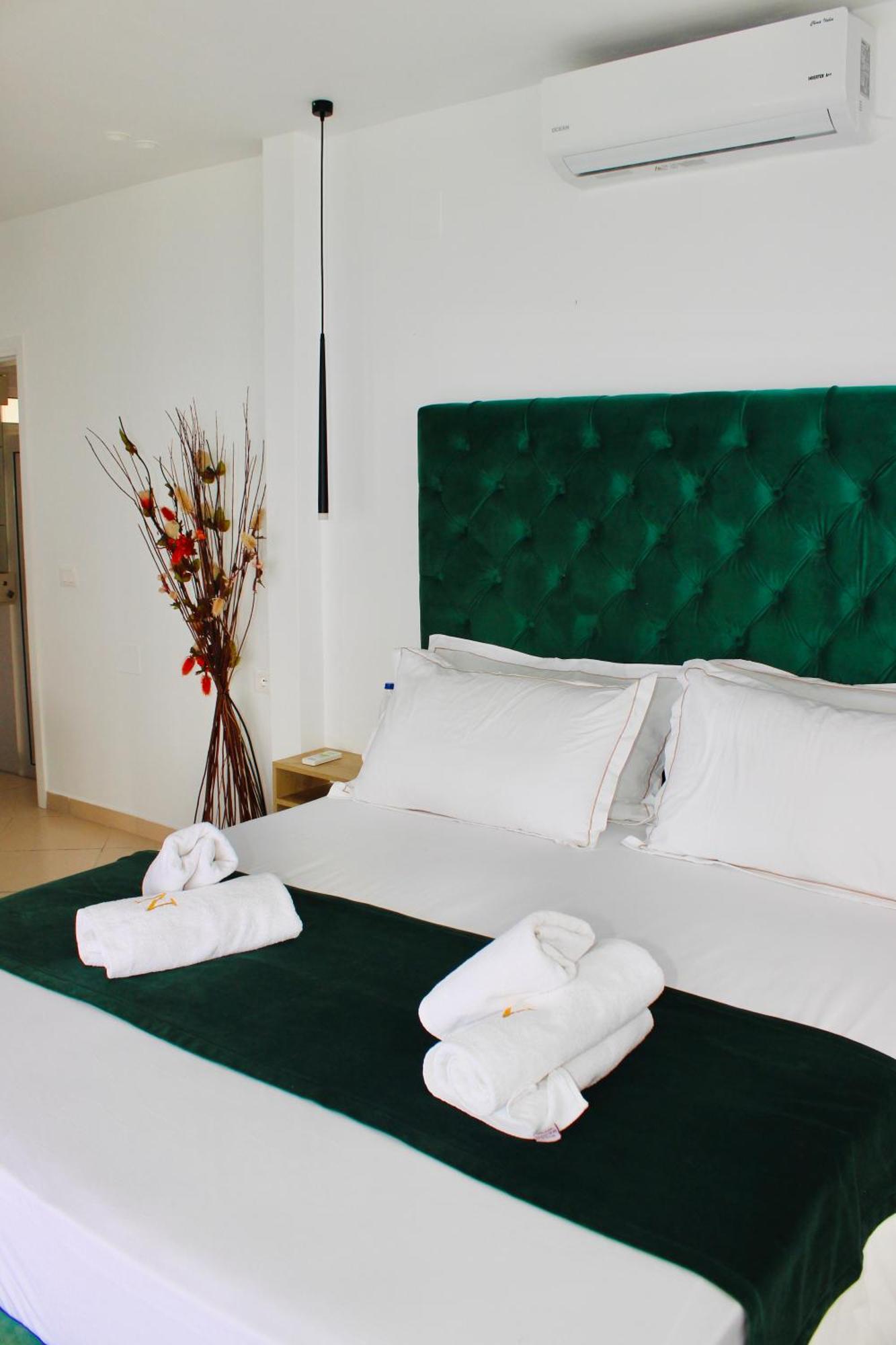 Qeparo Napolon Complex Hotel Eksteriør billede